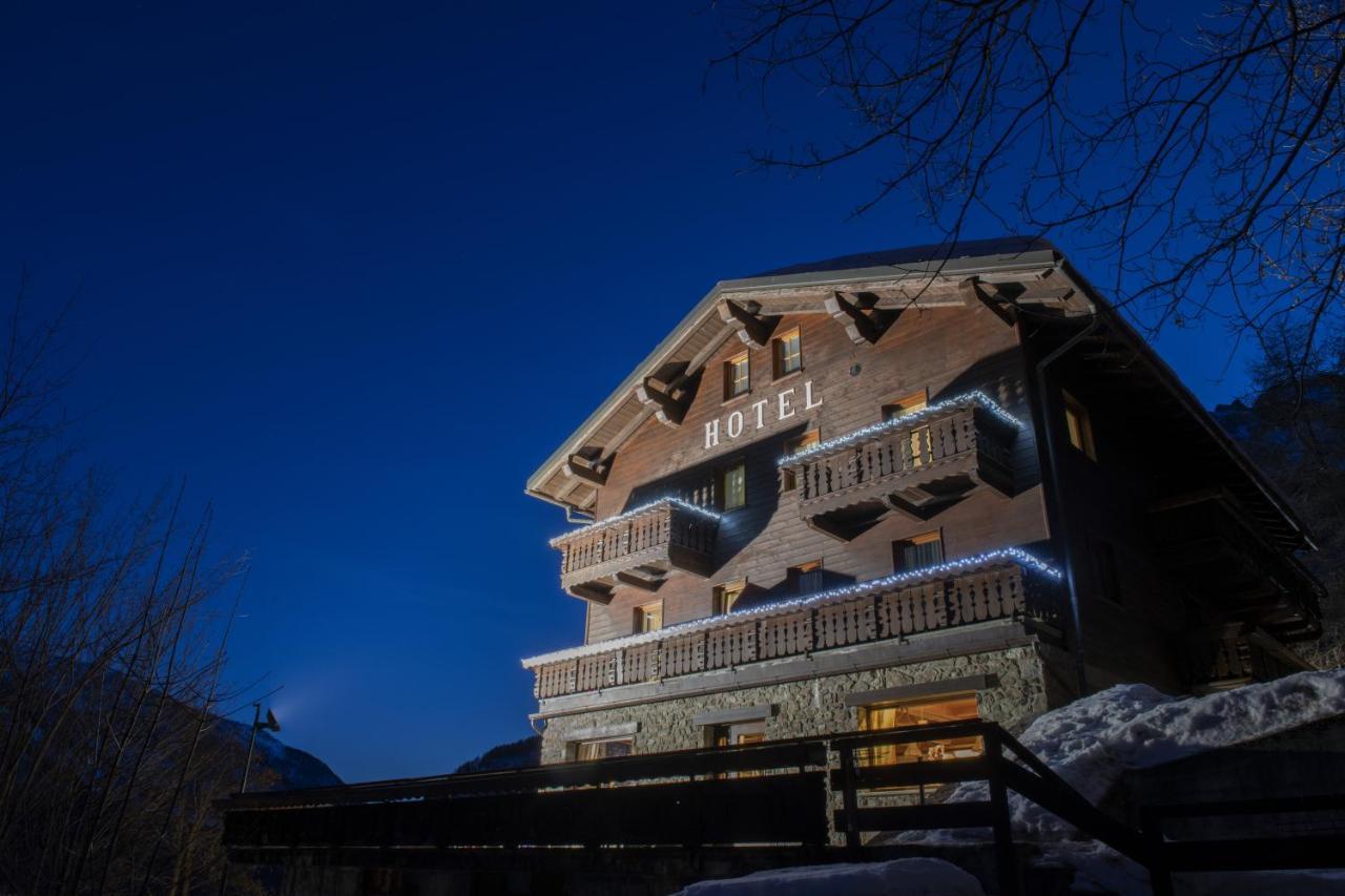 Hotel Rascard Valtournenche Exterior foto