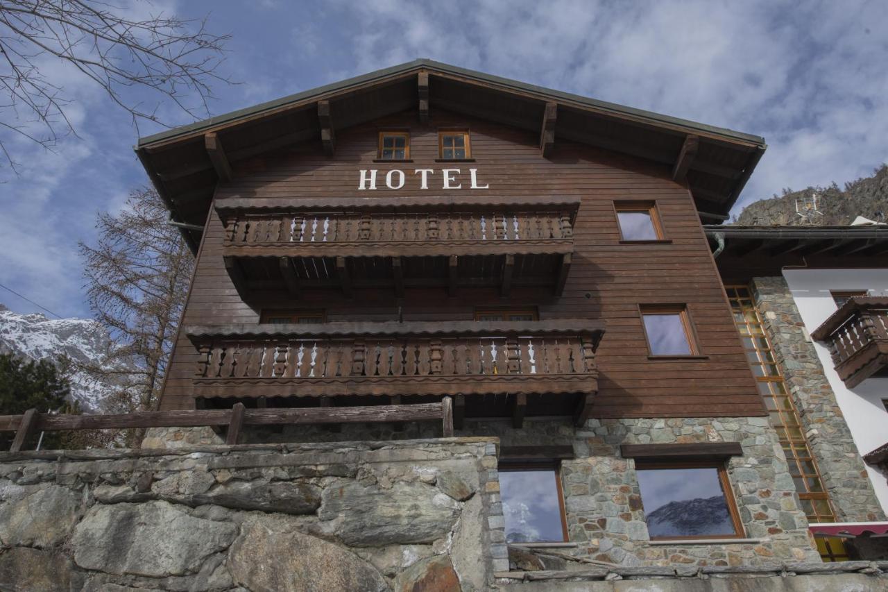 Hotel Rascard Valtournenche Exterior foto